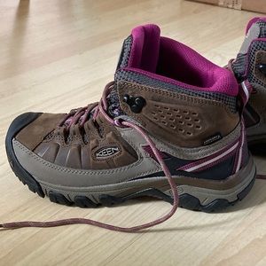 Keen women’s hiking boots